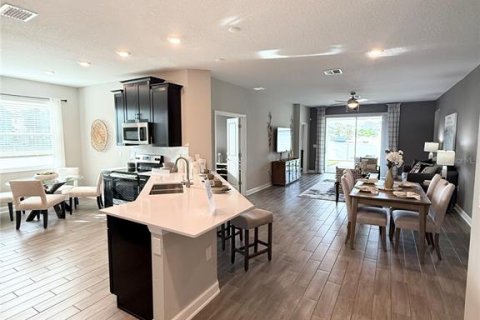 Casa en venta en Kissimmee, Florida, 4 dormitorios, 198.16 m2 № 1909532 - foto 9