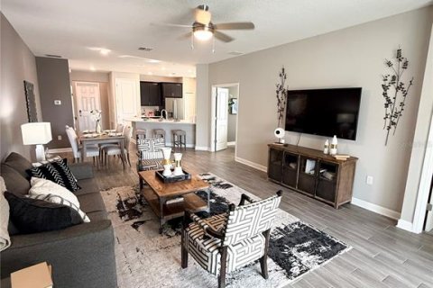 Casa en venta en Kissimmee, Florida, 4 dormitorios, 198.16 m2 № 1909532 - foto 4