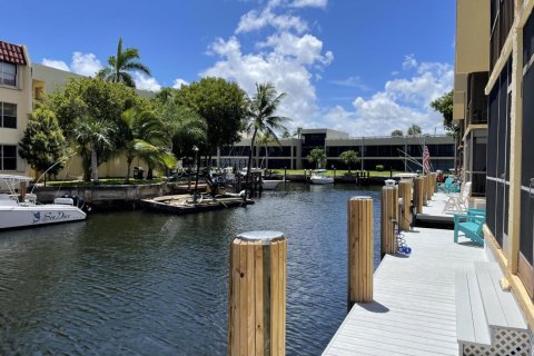Apartment in Pompano Beach, Florida 2 bedrooms, 117.52 sq.m. № 2146117