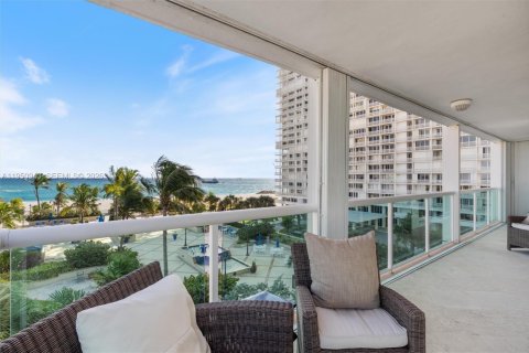 Condominio en venta en Fort Lauderdale, Florida, 2 dormitorios, 168.43 m2 № 2054511 - foto 17