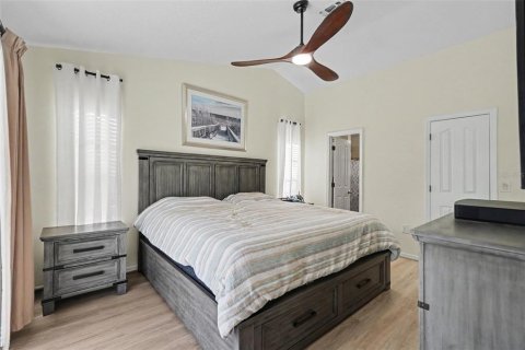 House in Zephyrhills, Florida 3 bedrooms, 125.6 sq.m. № 2303180 - photo 13