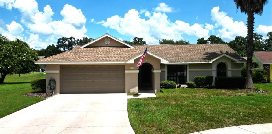 House in Zephyrhills, Florida 3 bedrooms, 125.6 sq.m. № 2303180