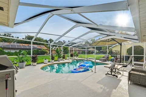 House in Zephyrhills, Florida 3 bedrooms, 125.6 sq.m. № 2303180 - photo 3