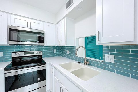 Condo in Palm Harbor, Florida, 1 bedroom  № 1806897 - photo 7