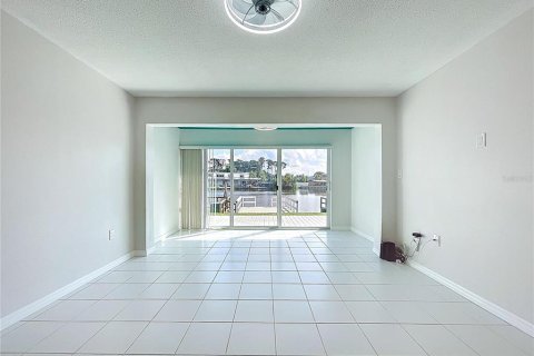 Condo in Palm Harbor, Florida, 1 bedroom  № 1806897 - photo 22