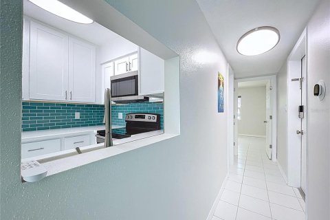 Condo in Palm Harbor, Florida, 1 bedroom  № 1806897 - photo 9