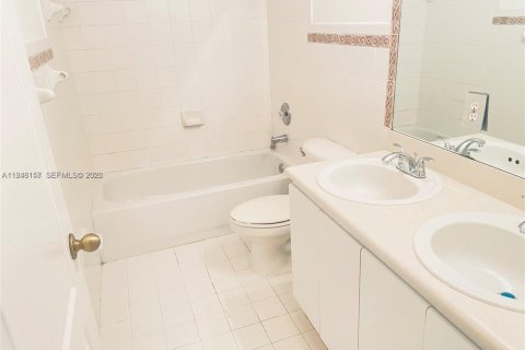 Снять в аренду таунхаус в Мирамар, Флорида 3 спальни, 153.29м2, № 2004635 - фото 8