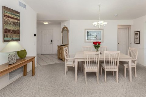Condo in North Port, Florida, 3 bedrooms  № 1749464 - photo 12
