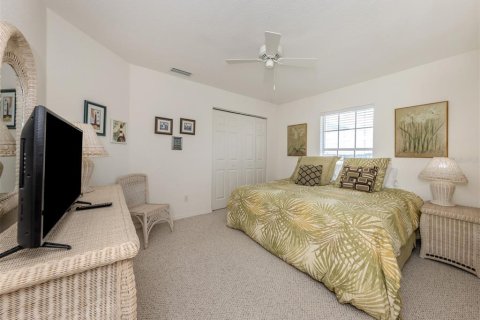 Condo in North Port, Florida, 3 bedrooms  № 1749464 - photo 29