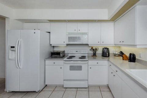 Condo in North Port, Florida, 3 bedrooms  № 1749464 - photo 19
