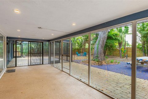 House in Sarasota, Florida 3 bedrooms, 149.11 sq.m. № 1795800 - photo 21