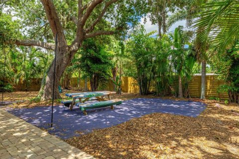 House in Sarasota, Florida 3 bedrooms, 149.11 sq.m. № 1795800 - photo 25