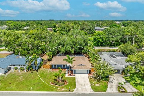 House in Sarasota, Florida 3 bedrooms, 149.11 sq.m. № 1795800 - photo 28