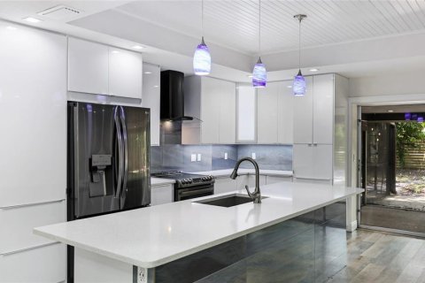 House in Sarasota, Florida 3 bedrooms, 149.11 sq.m. № 1795800 - photo 4