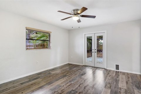 House in Sarasota, Florida 3 bedrooms, 149.11 sq.m. № 1795800 - photo 14