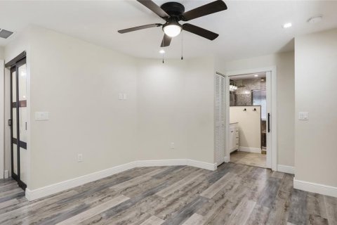House in Sarasota, Florida 3 bedrooms, 149.11 sq.m. № 1795800 - photo 11
