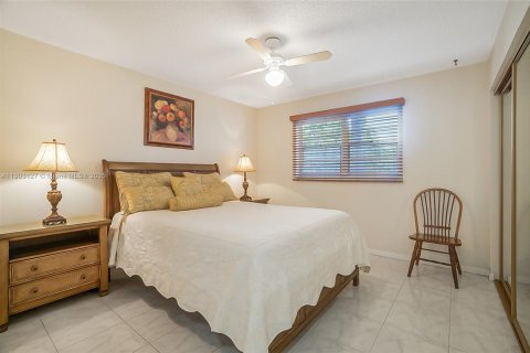 Condo in Lauderhill, Florida, 2 bedrooms  № 1954578 - photo 22
