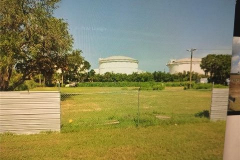 Terreno en venta en Tampa, Florida № 1663019 - foto 1