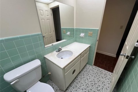 House in Frostproof, Florida 4 bedrooms, 231.33 sq.m. № 2209247 - photo 23