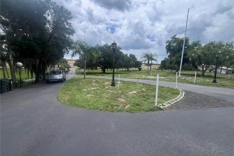 House in Frostproof, Florida 4 bedrooms, 231.33 sq.m. № 2209247 - photo 3
