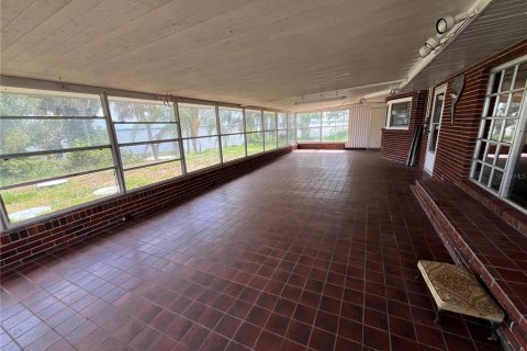 House in Frostproof, Florida 4 bedrooms, 231.33 sq.m. № 2209247 - photo 15