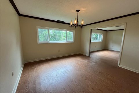 House in Frostproof, Florida 4 bedrooms, 231.33 sq.m. № 2209247 - photo 6