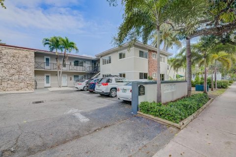 Снять в аренду кондоминиум в Корал-Гейблс, Флорида 2 спальни, 77.48м2, № 2062621 - фото 12