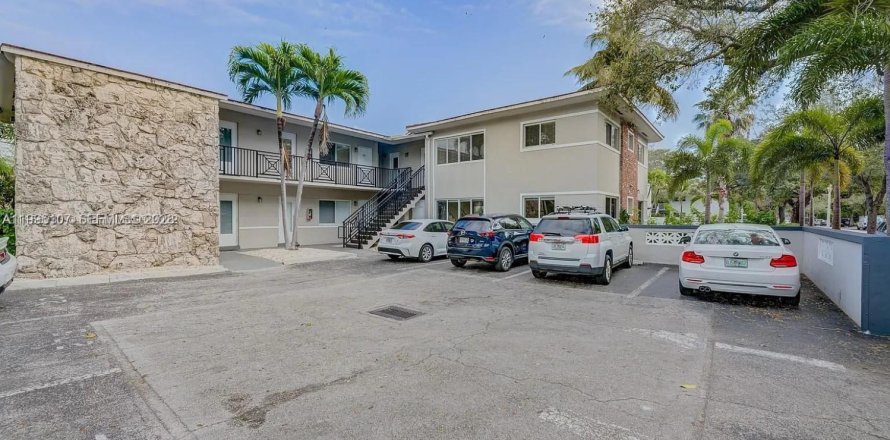 Кондоминиум с 2 спальнями в Корал-Гейблс, Флорида № 2062621