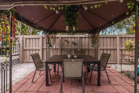 Immobilier commercial à vendre à Biscayne Park, Floride: 197.32 m2 № 2049079 - photo 26