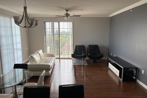 Снять в аренду кондоминиум в Холливуд, Флорида 2 спальни, 118.91м2, № 1992752 - фото 3