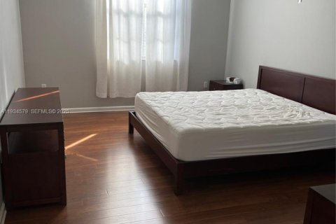 Снять в аренду кондоминиум в Холливуд, Флорида 2 спальни, 118.91м2, № 1992752 - фото 8