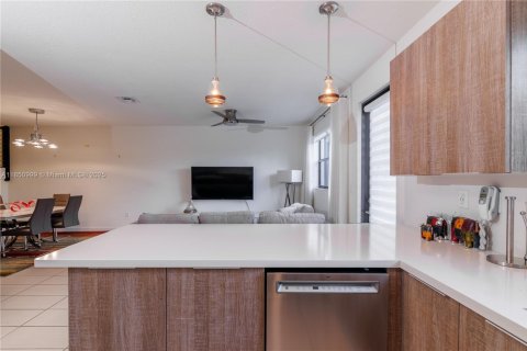 Townhouse in Doral, Florida 3 bedrooms, 195.09 sq.m. № 1859127 - photo 28