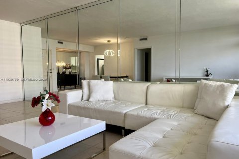 Снять в аренду кондоминиум в Бэл-Харбор, Флорида 1 спальня, 94.3м2, № 2048495 - фото 9