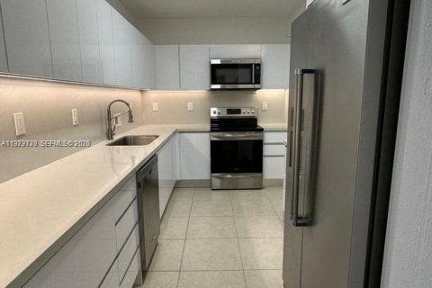 Снять в аренду кондоминиум в Бэл-Харбор, Флорида 1 спальня, 94.3м2, № 2048495 - фото 16