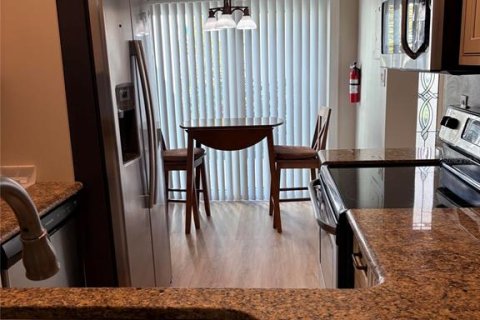 Villa ou maison à louer à Clearwater, Floride: 2 chambres, 104.89 m2 № 2387549 - photo 4