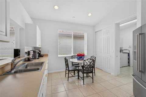 House in West Palm Beach, Florida 3 bedrooms, 151.52 sq.m. № 1878727 - photo 14