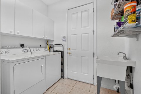 House in West Palm Beach, Florida 3 bedrooms, 151.52 sq.m. № 1878727 - photo 19