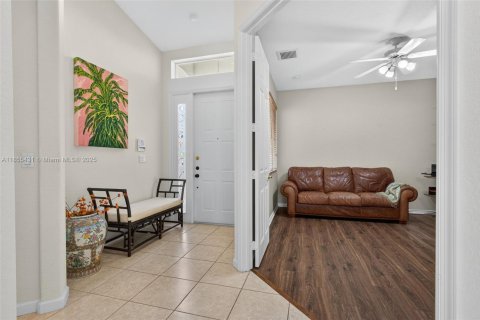 House in West Palm Beach, Florida 3 bedrooms, 151.52 sq.m. № 1878727 - photo 4