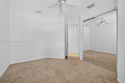 House in West Palm Beach, Florida 3 bedrooms, 151.52 sq.m. № 1878727 - photo 27