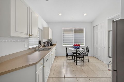 House in West Palm Beach, Florida 3 bedrooms, 151.52 sq.m. № 1878727 - photo 13