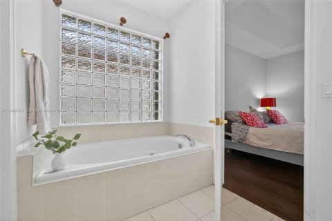 House in West Palm Beach, Florida 3 bedrooms, 151.52 sq.m. № 1878727 - photo 24