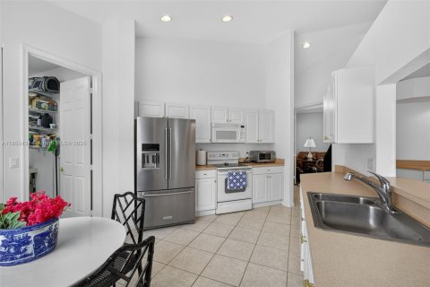 House in West Palm Beach, Florida 3 bedrooms, 151.52 sq.m. № 1878727 - photo 17