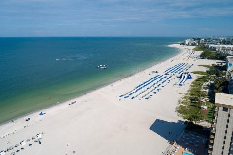 Copropriété à vendre à Saint Pete Beach, Floride: 3 chambres, 221.39 m2 № 2129412 - photo 30