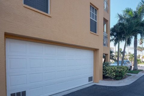 Copropriété à vendre à Saint Pete Beach, Floride: 3 chambres, 221.39 m2 № 2129412 - photo 26