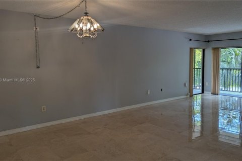 Condo in Miami, Florida, 2 bedrooms  № 1811835 - photo 12