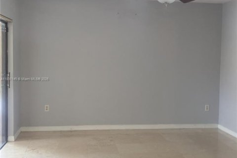 Condo in Miami, Florida, 2 bedrooms  № 1811835 - photo 9