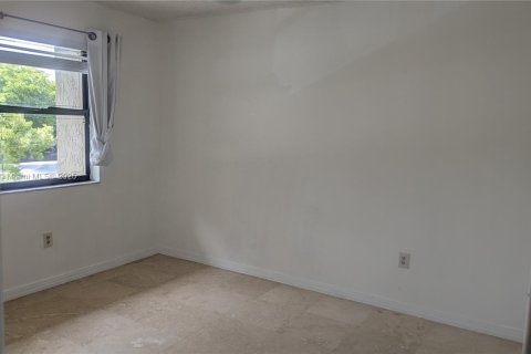 Condo in Miami, Florida, 2 bedrooms  № 1811835 - photo 6