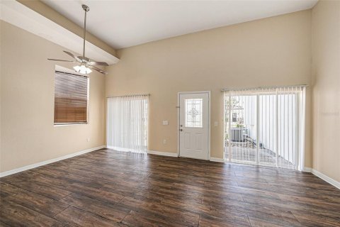 Adosado en alquiler en Tampa, Florida, 3 dormitorios, 151.52 m2 № 1846830 - foto 2