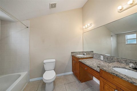 Adosado en alquiler en Tampa, Florida, 3 dormitorios, 151.52 m2 № 1846830 - foto 12
