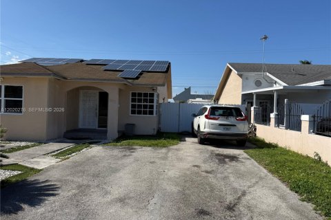 Casa en Homestead, Florida 3 dormitorios, 131.09 m2 № 2168967